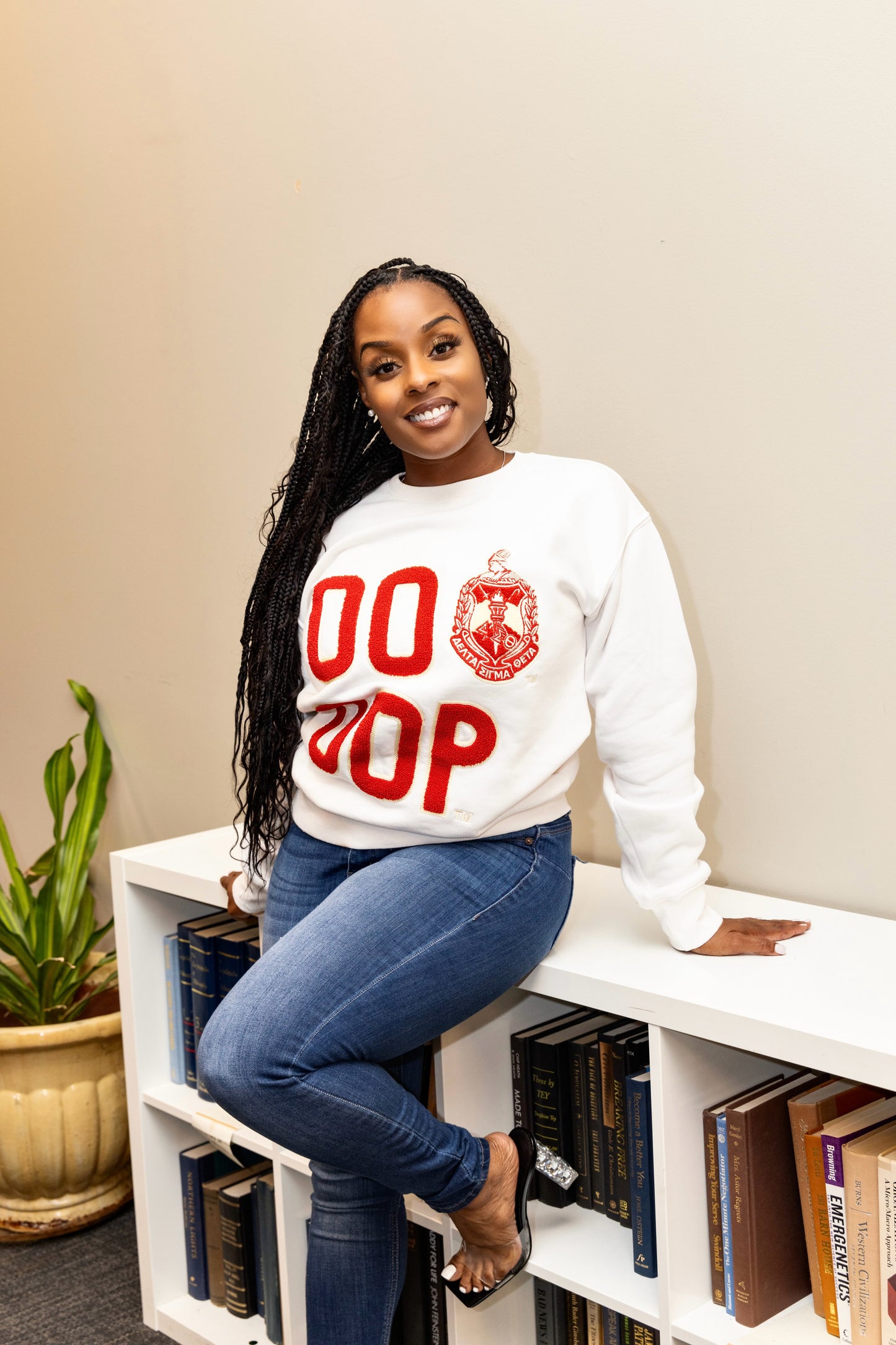 Delta Sigma Theta Sorority, Inc. OP OOP SWEATSHIRT (WHITE)